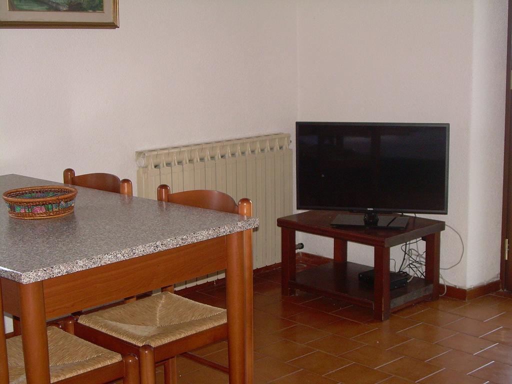 Apartamento Casa Mary Brenzone sul Garda Habitación foto