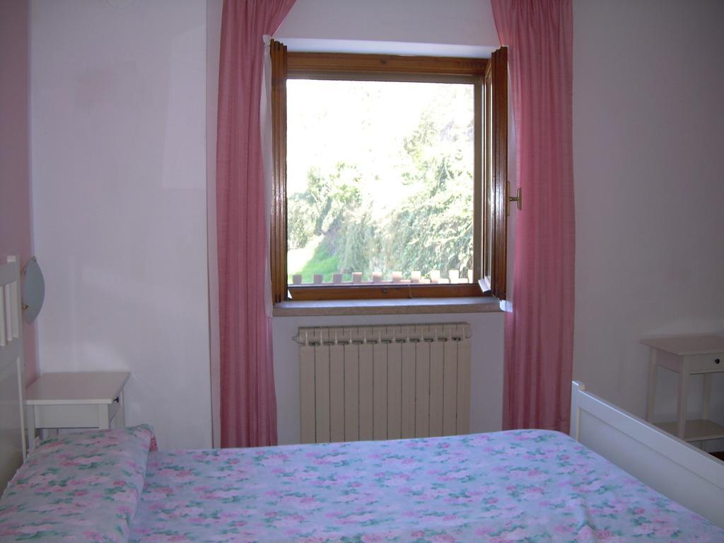 Apartamento Casa Mary Brenzone sul Garda Habitación foto