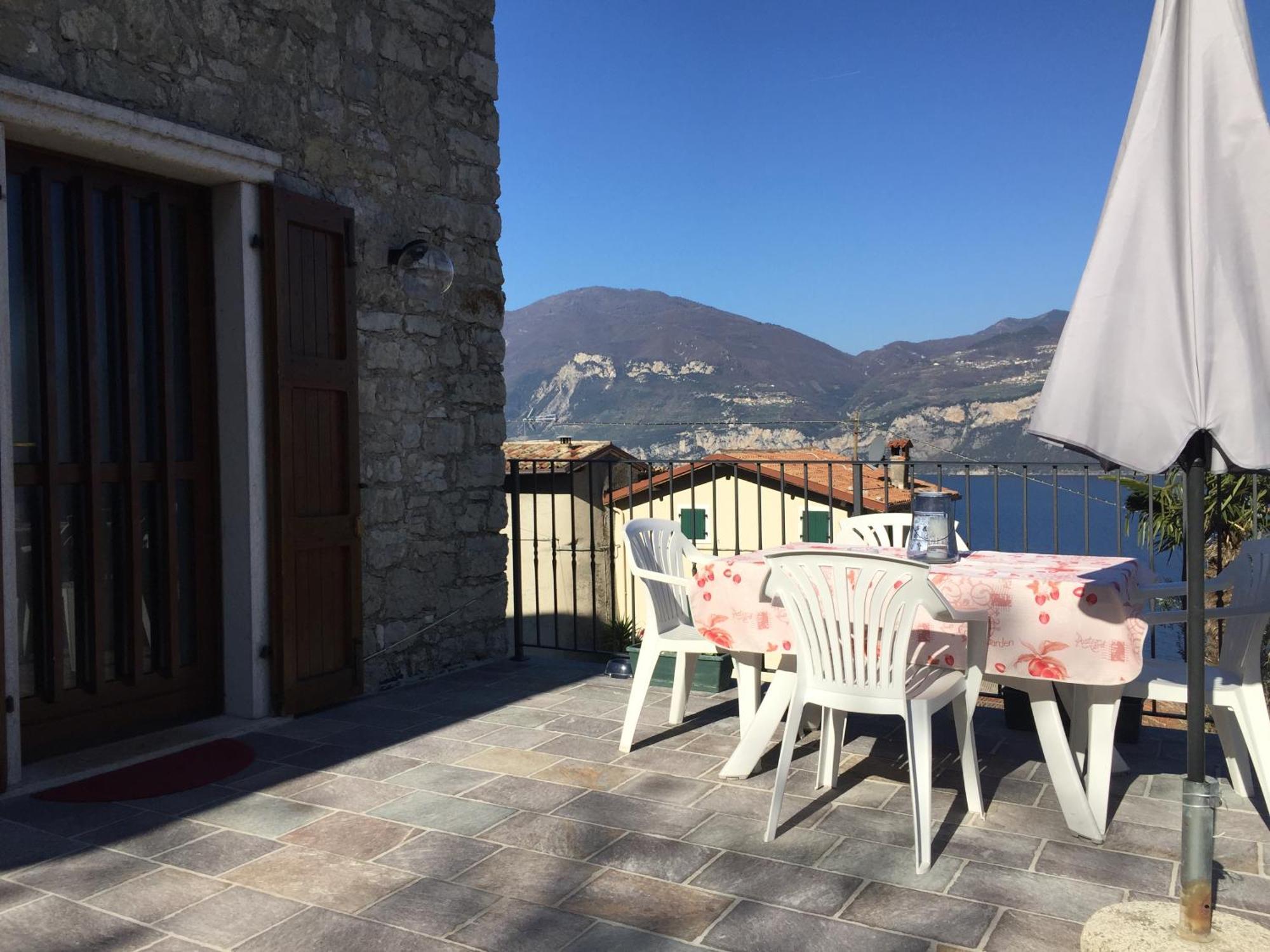 Apartamento Casa Mary Brenzone sul Garda Exterior foto